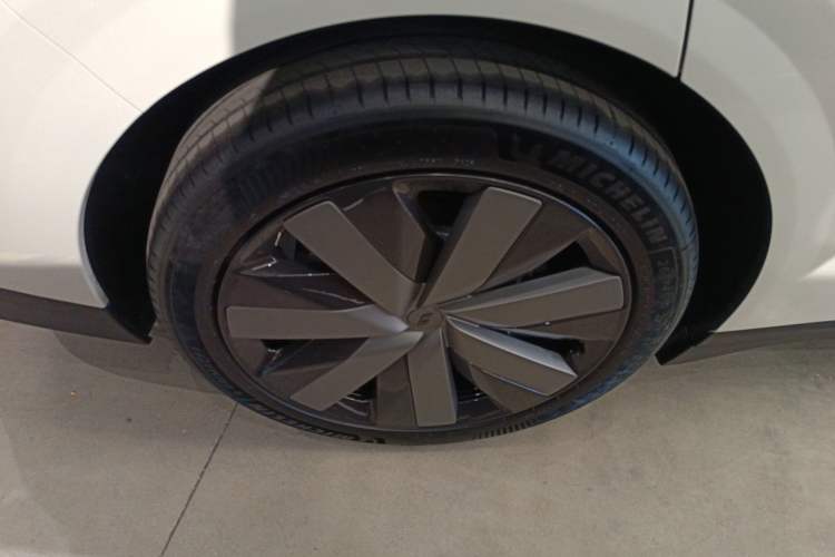 Used Li Auto Li Auto i6 2025 Model Two-Wheel-Drive Standard Type
