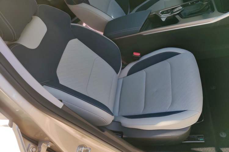 Used Geely Auto Emgrand 2022 4th Generation 1.5L CVT Flagship Model