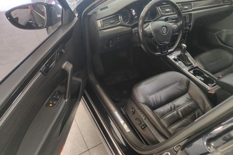 Used Volkswagen Passat 2017 330TSI DSG Prestige Edition
