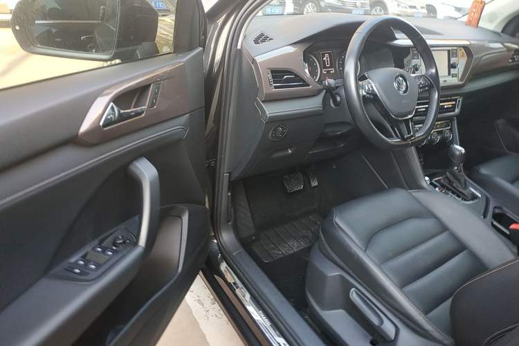 Used Volkswagen Tharu 2020 280TSI Two-Wheel Drive Comfort Edition China VI Standard
