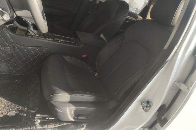 Used Roewe i6 2020 PLUS 1.6L CVT 4G Connected Glory Flagship Edition
