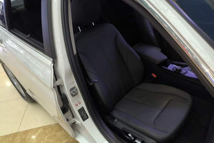 Used BMW 3 Series 2017 320Li Fashion Model
