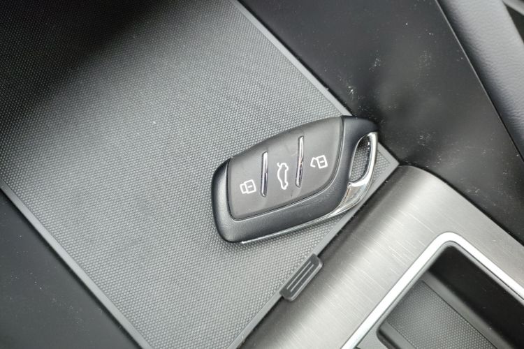 Used Roewe i5 2023 1.5L CVT Luxury Edition
