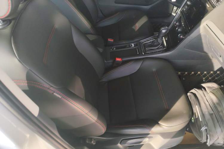 Used Volkswagen Golf 2019 280TSI DSG Comfort Version China VI Standard
