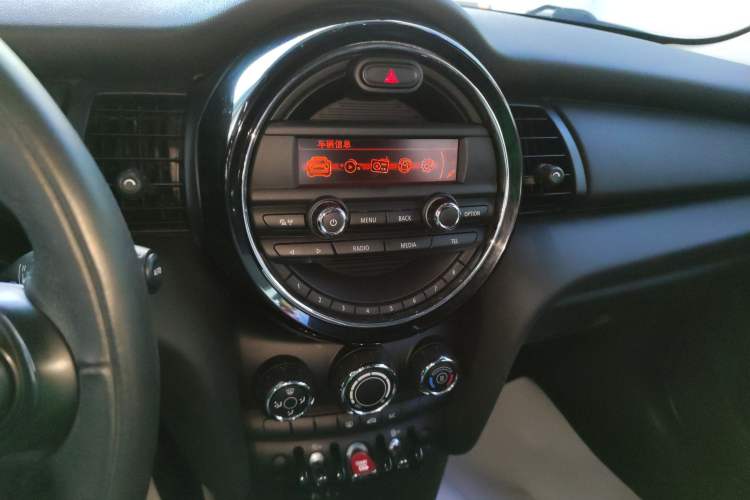 Used  MINI 2016 1.2T ONE Pioneer Edition Five-Door Version
