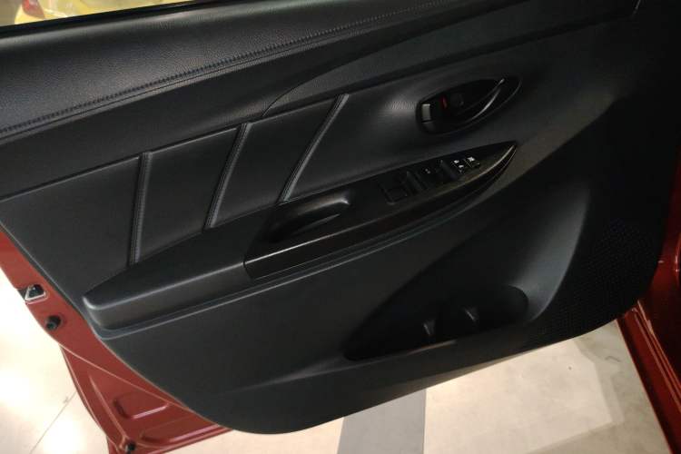 Used Toyota YARiS L 2016 Revised 1.5E CVT Charming Edition
