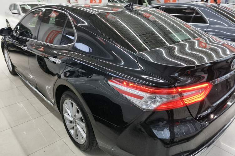 Used Toyota Camry 2023 2.0G Luxury Edition

