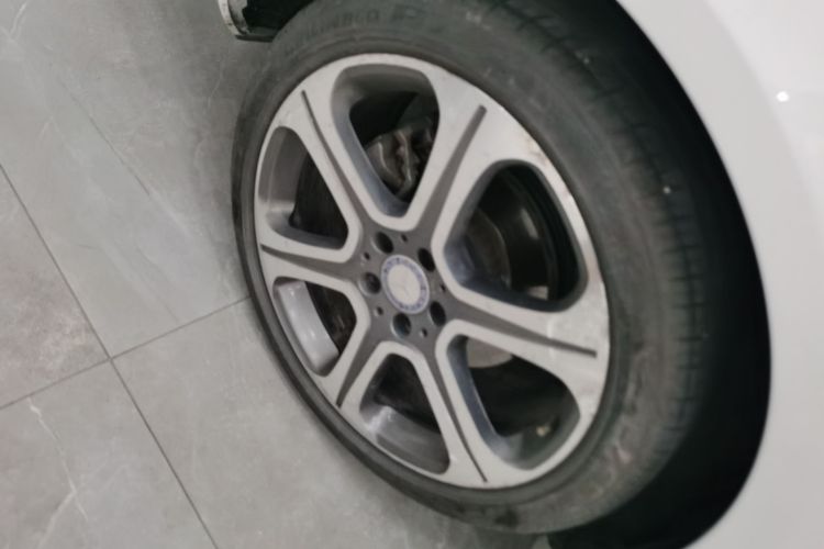 Used Mercedes-Benz E-Class 2016 E 300 L Sporty and Stylish Model