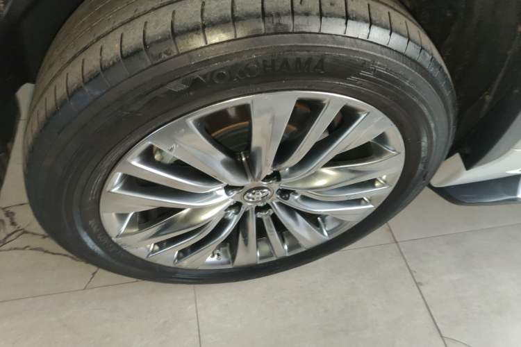 Used Toyota Highlander 2022 Dual-Engine 2.5L Four-Wheel Drive Prestige Version 7 Seats
