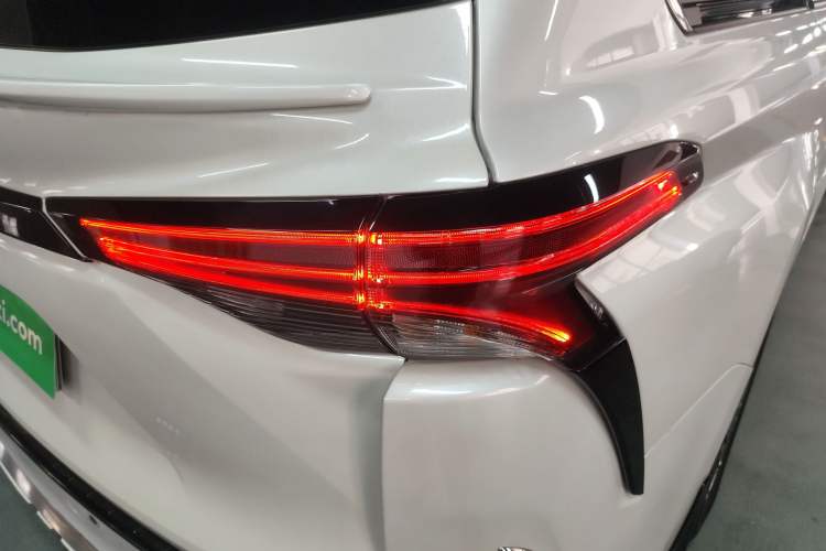 Used Toyota Sienna 2024 2.5L Hybrid Four-Wheel Drive Prestige Edition
