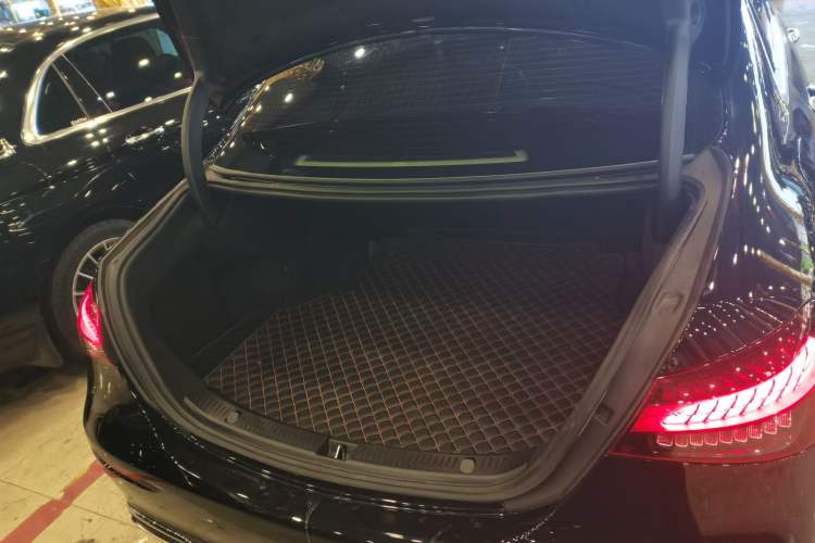 Used Mercedes-Benz E-Class 2022 Second Facelift E 300 L Luxury Edition