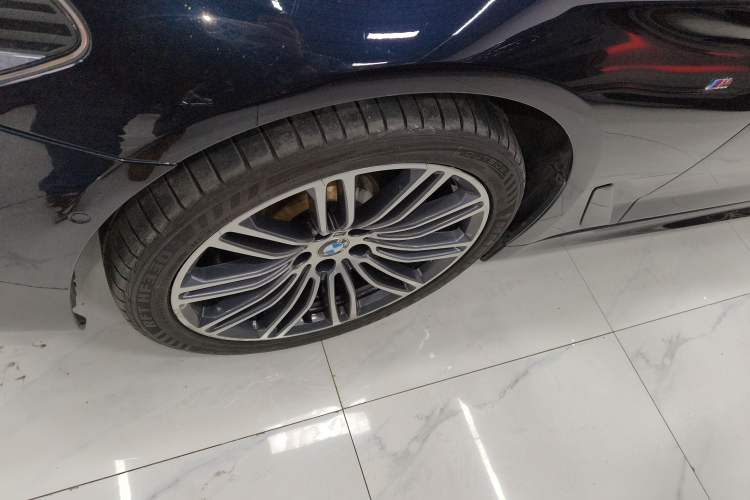 Used BMW 5 Series 2019 530Li Leading Model M Sport Package
