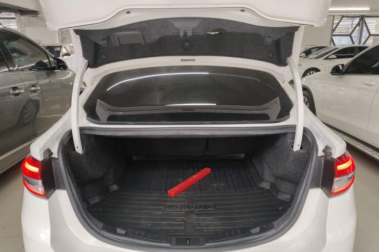 Used Ford Mondeo 2017 EcoBoost 200 Stylish Model
