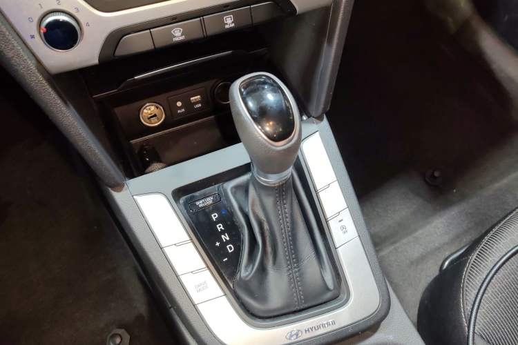 Used Hyundai Elantra 2016 1.6L Automatic ZhiXuan – Elite Version
