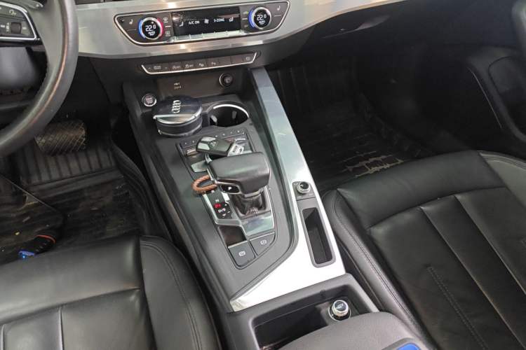 Used Audi A4L 2019 40 TFSI Fashion Version China V