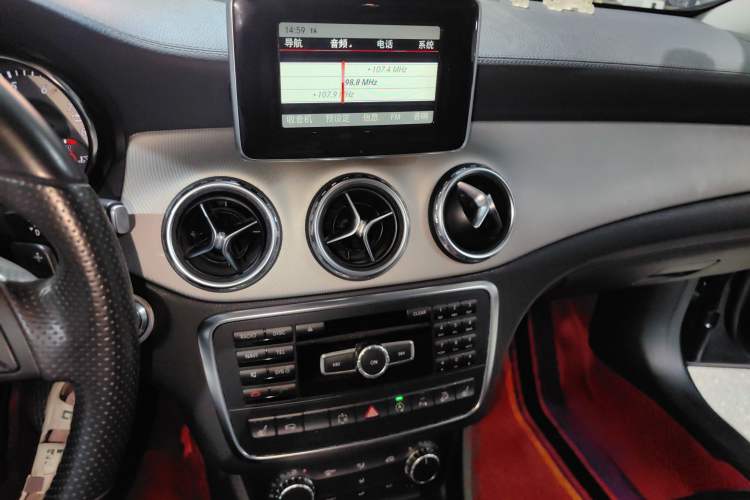 Used Mercedes-Benz GLA 2015 GLA 220 4MATIC Fashion Model