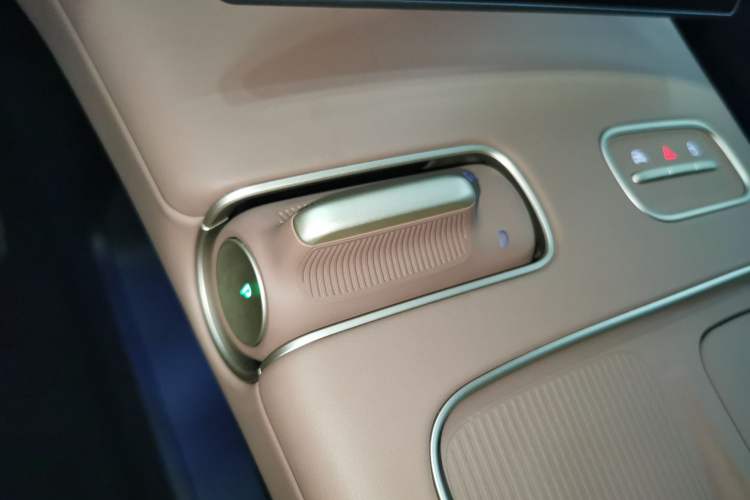 Used Nio ES8 2024 75 kWh
