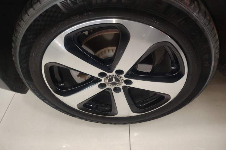 Used Mercedes-Benz GLC 2018 GLC 260 4MATIC Luxury Model