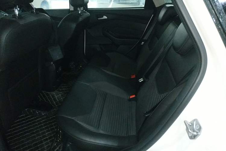 Used Ford Focus 2015 Hatchback EcoBoost 125 Automatic Supreme Style Edition