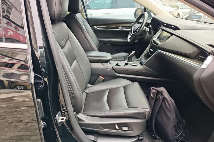 Used Cadillac XT5 2016 25T Luxury Model