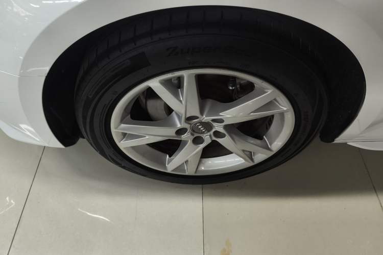 Used Audi A4L 2017 Plus 40 TFSI Ambition Model
