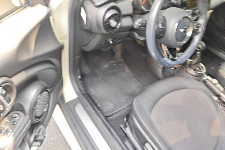 Used  MINI 2014 1.5T COOPER Fun
