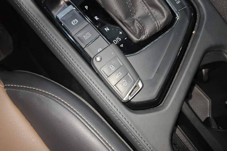 Used Volkswagen Tharu 2020 280TSI Two-Wheel Drive Luxury Plus Version China VI Standard