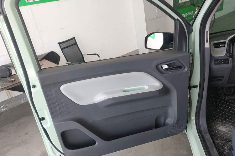 Used Wuling Hongguang MINIEV 2022 Macaron Premium Model – Lithium Iron Phosphate