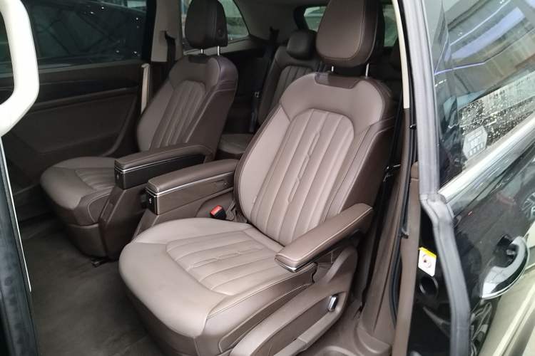 Used Volkswagen Viloran 2024 330TSI Luxury Edition