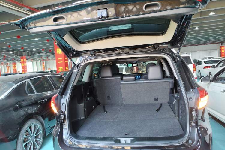 Used Toyota Highlander 2018 2.0T Four-Wheel Drive Luxury Edition 7 Seats China V Emission Standard