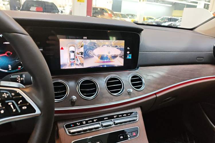 Used Mercedes-Benz E-Class 2023 Facelift E 260 L
