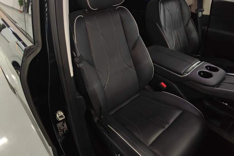 Used XPeng X9 2024 610 Long-Range Pro
