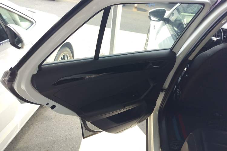 Used Volkswagen T-ROC 2020 280TSI DSG Two-Wheel Drive Comfort Version
