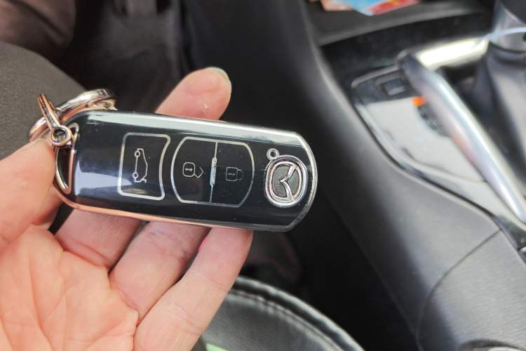 Used Mazda Mazda 3 Axela 2016 Sedan 1.5L Automatic Luxury Model