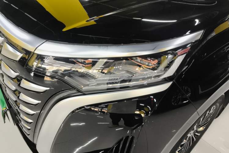 Used Denza D9 2024 DM-i 980 Four-Wheel Drive Flagship Model
