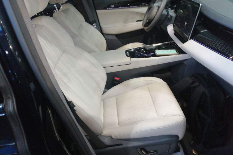 Used Zeekr 009 2022 WE Edition
