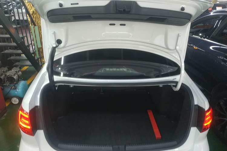 Used Volkswagen Sagitar 2017 230TSI Automatic Luxury Edition