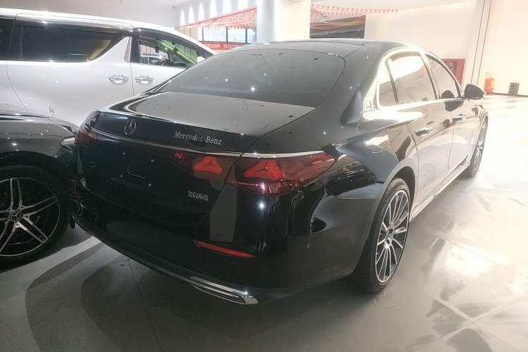 Used Mercedes-Benz E-Class 2025-Year Facelift E 260 L
