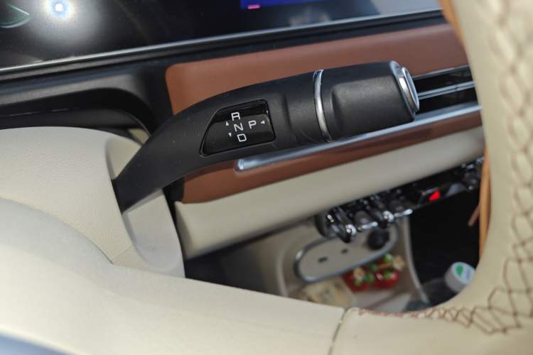 Used ORA Good Cat 2023 401 km Standard Range Prestige Version Lithium Iron Phosphate
