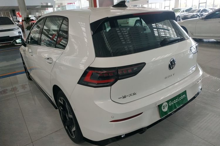 Used Volkswagen Golf 2025 300TSI R-Line
