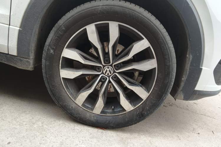 Used Volkswagen Tacqua 2021 280TSI DSG R-Line Smart Connectivity Version