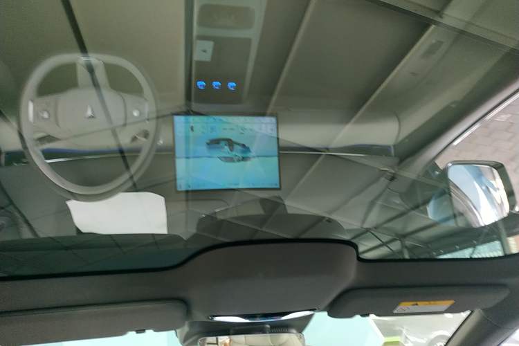 Used  L07 2025 230 Ultra Qiankun Intelligent Driving ADS SE Range-Extended Version
