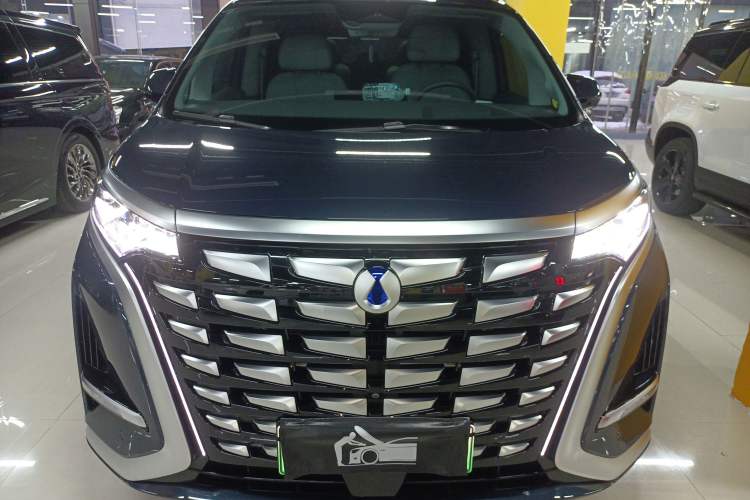 Used Denza D9 2022 DM-i 970 Four-Wheel Drive Flagship Model