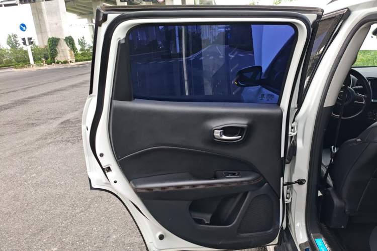 Used  Compass 2019 220T Automatic Family Edition
