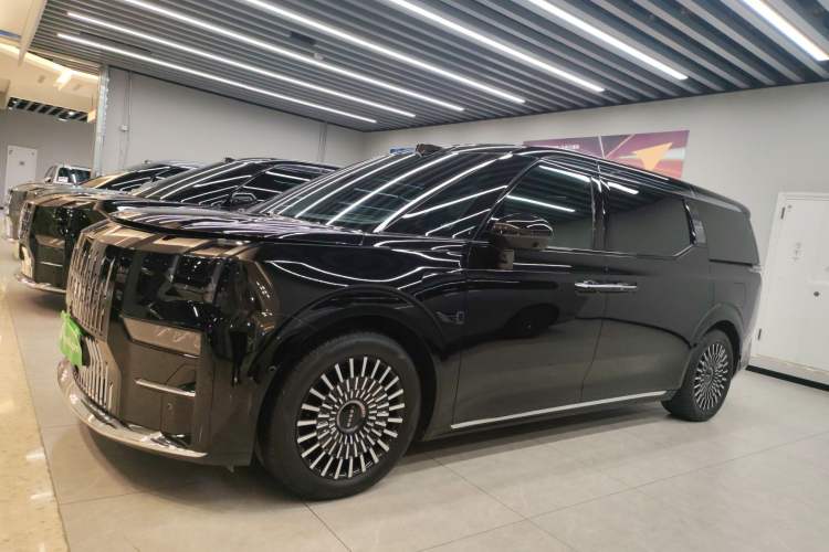 Used Zeekr 009 2024 Six-Seat Executive Version 4WD 108 kWh
