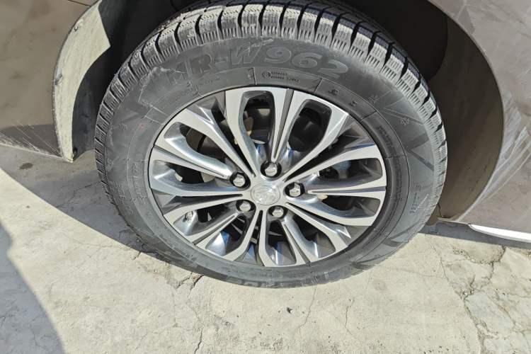 Used Buick GL8 2023 Land Executive Class Smart Enjoyment Model