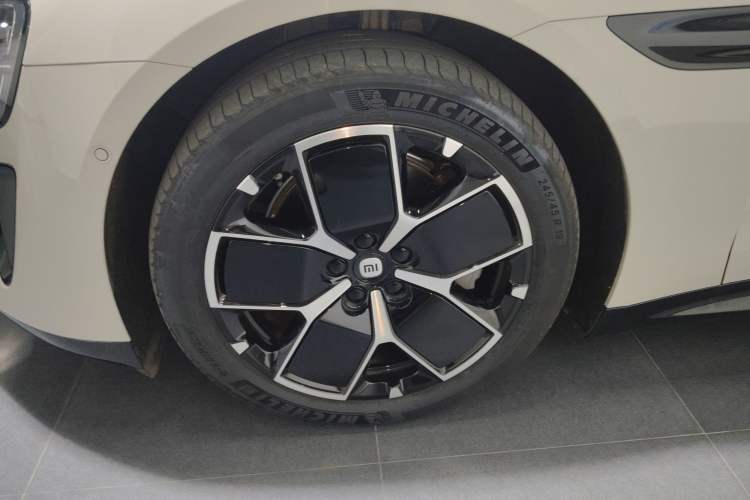 Used  SU7 2024 Rear-Drive Ultra-Long Range Advanced Pro-Level Intelligent Driving Version
