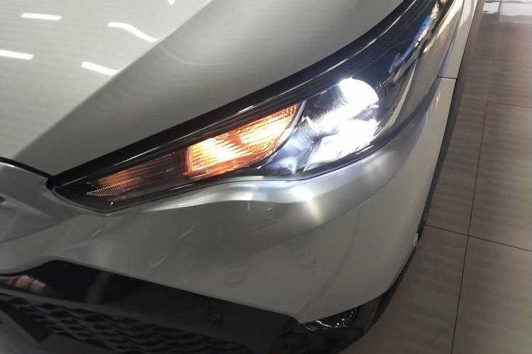 Used Toyota FRONTLANDER 2023 2.0L Smart Electric Hybrid Dual-Engine Leading Edition
