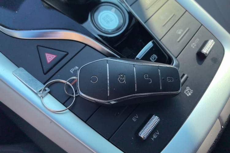 Used BYD Song Pro New Energy 2024 HONOR Edition DM-i 71KM Leading Model
