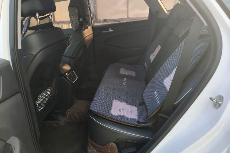 Used Hyundai Tucson 2019 280TGDi Dual-Clutch Two-Wheel Drive Smart Connect Version China V Standard
